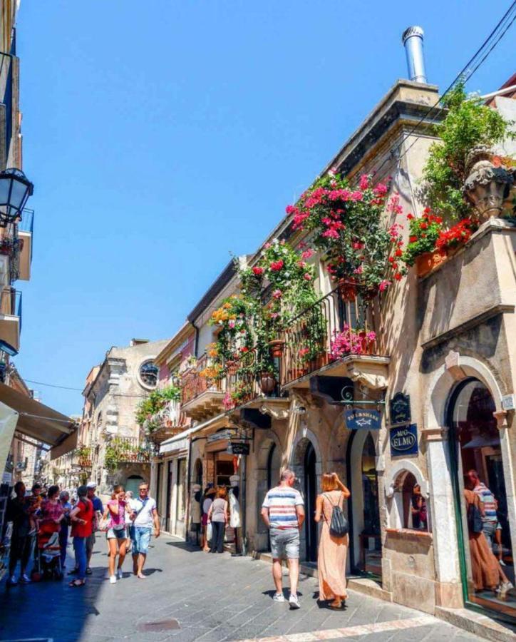 Beautiful Apartment Taormina Bagian luar foto